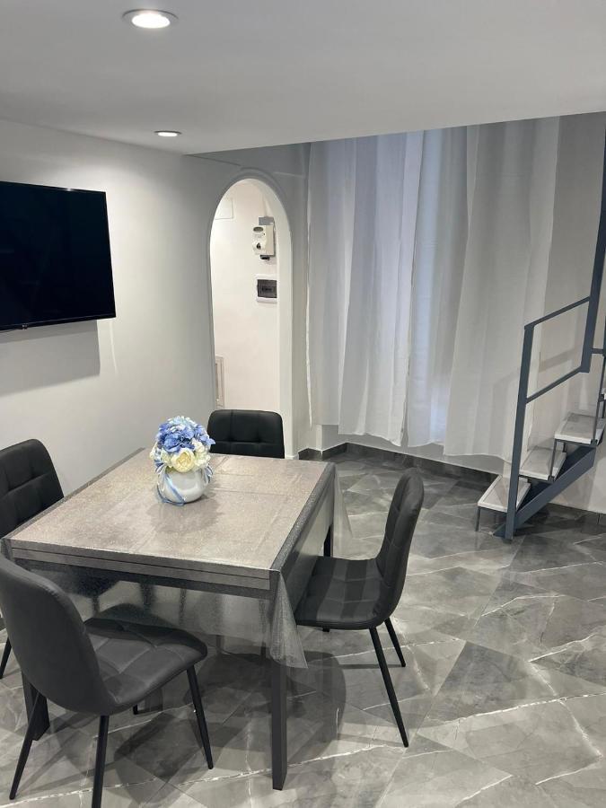 Casa Aurora Apartment Napoli Bagian luar foto